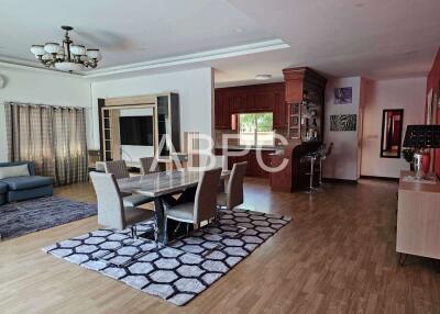 4 Bedroom 5 Bathroom in South Pattaya