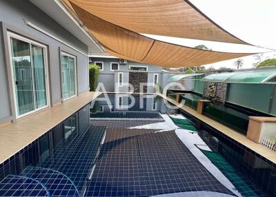 3 Bedrooms 4 Bathrooms Pool Villa in East Pattaya