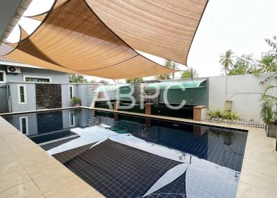 3 Bedrooms 4 Bathrooms in East Pattaya