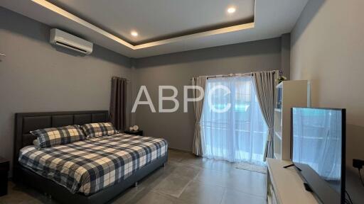 3 Bedrooms 4 Bathrooms Pool Villa in East Pattaya