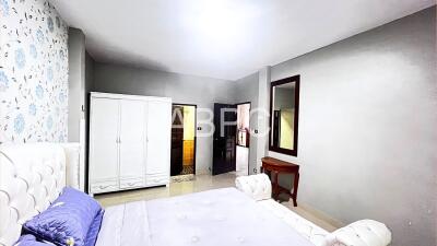 5 bedroom 6 Bathroom Pool Villa in Jomtien