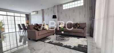 3 Bedrooms 4 Bathrooms in  East Pattaya