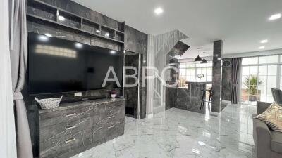 3 Bedrooms 4 Bathrooms in  East Pattaya