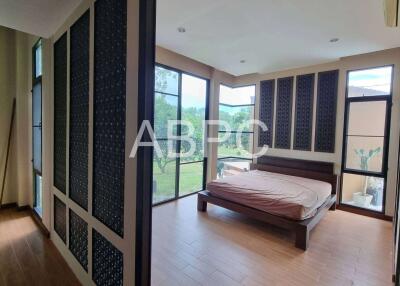 3 Bedroom 3 Bathroom in East Pattaya