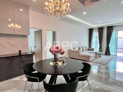 Modern 4 bedroom 5 bathroom Pool Villa in Jomtien