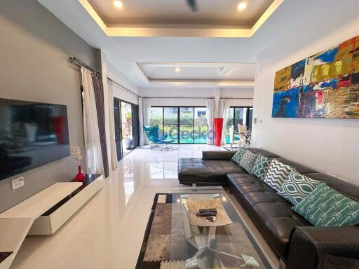 2 Bedrooms House in Dusit Pattaya Park Huay Yai H011684