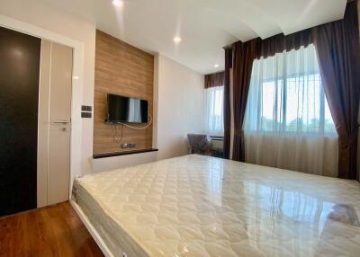1 Bedrooms @ The Feelture
