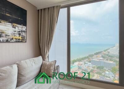 Copacabana Condominium: Exclusive Beachfront Condo with Private Pool and Jacuzzi, 100 Meters from Jomtien Beach