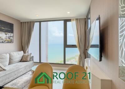 Copacabana Condominium: Exclusive Beachfront Condo with Private Pool and Jacuzzi, 100 Meters from Jomtien Beach