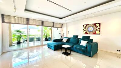 Beautiful large 2 bedrooms in Pratamnak for sale