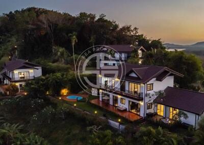 Luxury 4 Bedrooms Oceanview Pool Villa in Yamu Cape area