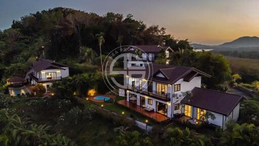 Luxury 4 Bedrooms Oceanview Pool Villa in Yamu Cape area