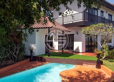 Luxury 4 Bedrooms Oceanview Pool Villa in Yamu Cape area