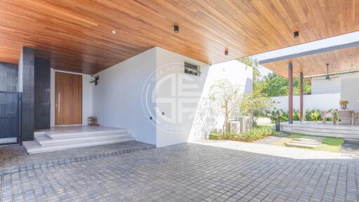 4 Bedrooms with Modern Traditional Thai design Villas in Bangtao area