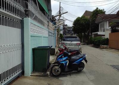 5-BR House near BTS Phra Khanong