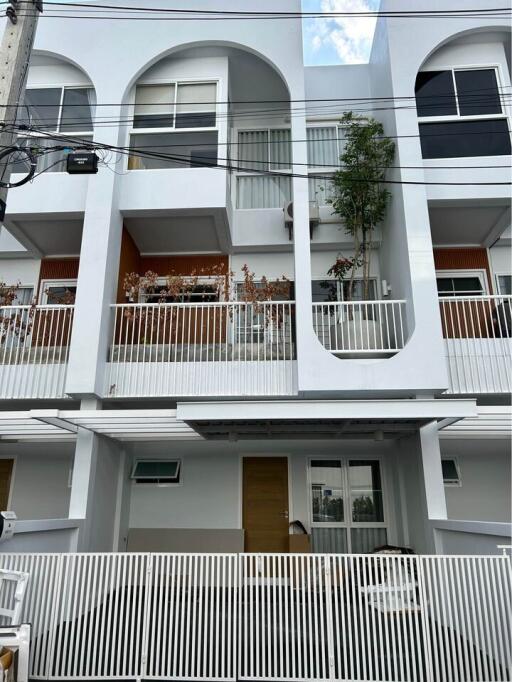 Monotown 3 - San Phi Suea - 3 Bed Townhouse for Rent. - MONO16777