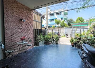 Rare Find! Modern Townhome for Rent in Nimman area.