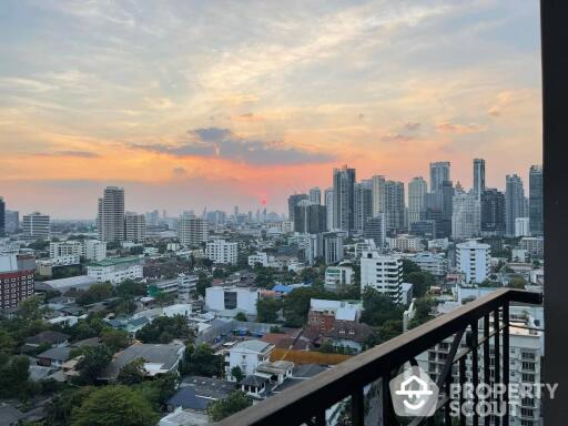 2-BR Condo at The Crest Sukhumvit 34 near BTS Thong Lor