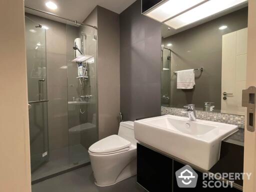 2-BR Condo at The Crest Sukhumvit 34 near BTS Thong Lor