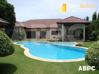 4 Bed 6 Bath in East Pattaya HR1158