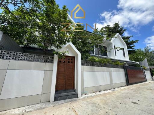 Modern Villa 3 Bedrooms In Bang Tao for Rent