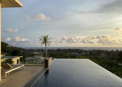 Infinity pool with ocean view