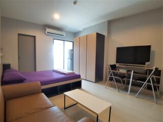 Studio apartment with modern furnishings
