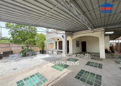 Covered outdoor area in a residential property