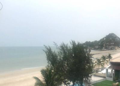 Ban Sangchan: Premium 2 Beds Beachfront Condo In  Hua Hin