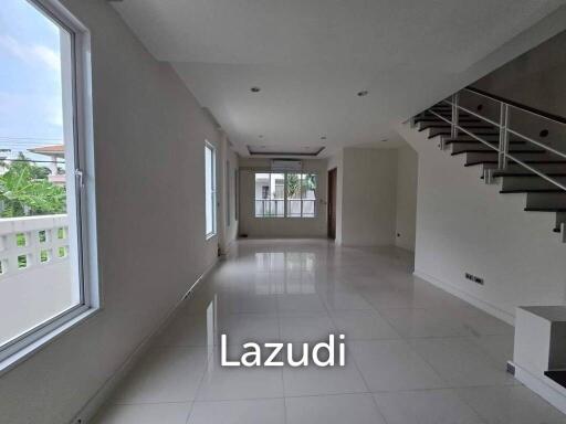 Luxury Home Office for rent in Ladphrao, Chokchai 4