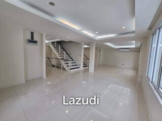 Luxury Home Office for rent in Ladphrao, Chokchai 4