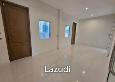 Luxury Home Office for rent in Ladphrao, Chokchai 4