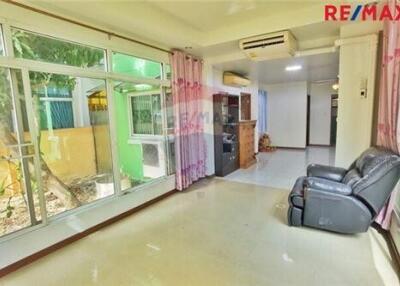 250 Sqm., 5 Beds Townhouse listed for ฿ 4,990,000.