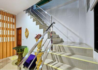 Townhouse 3 Storey 3 Bed 3 Bath in Hua Hin Soi 56 For Sale