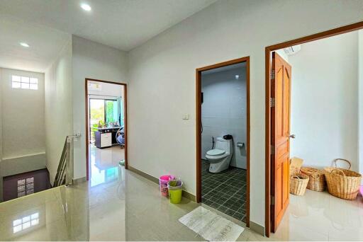 Townhouse 3 Storey 3 Bed 3 Bath in Hua Hin Soi 56 For Sale