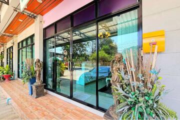 Townhouse 3 Storey 3 Bed 3 Bath in Hua Hin Soi 56 For Sale