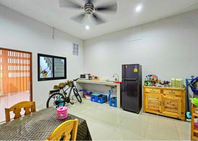 Townhouse 3 Storey 3 Bed 3 Bath in Hua Hin Soi 56 For Sale