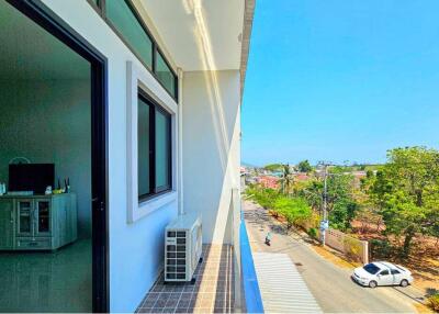Townhouse 3 Storey 3 Bed 3 Bath in Hua Hin Soi 56 For Sale