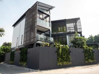 House for Sale, Sale w/Tenant in Watthana