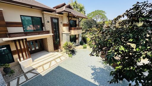 Pool Villa Lanna Contemporary Style for Sale in Fa Ham