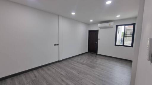 Townhouse for Rent in Sukhumvit 26