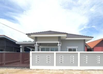 New and luxury 3-bedroom house in Huay yai