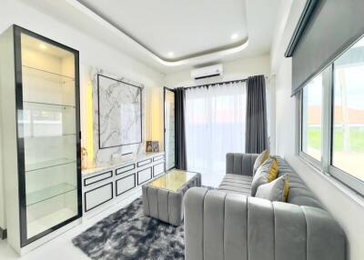 New and luxury 3-bedroom house in Huay yai