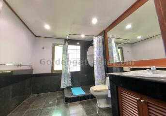 Newly Renovated Big 2 Bedrooms Condo - Sukhumvit 26