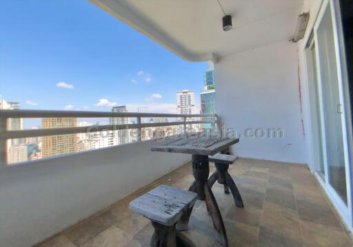 Newly Renovated Big 2 Bedrooms Condo - Sukhumvit 26