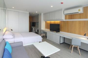 Studio condo for sale and rent at Noble Revo Silom