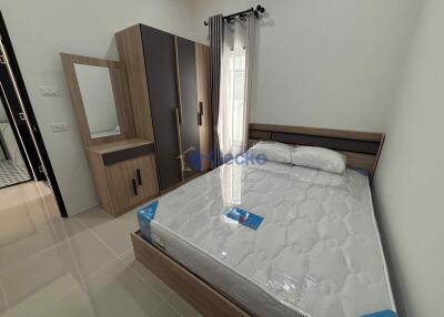 3 Bedrooms House in Ratanakorn Village 17 East Pattaya H011691