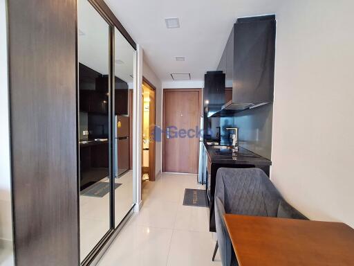 Studio Condo in Club Royal Wongamat C011689