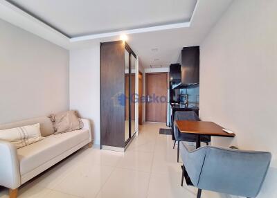 Studio Condo in Club Royal Wongamat C011689