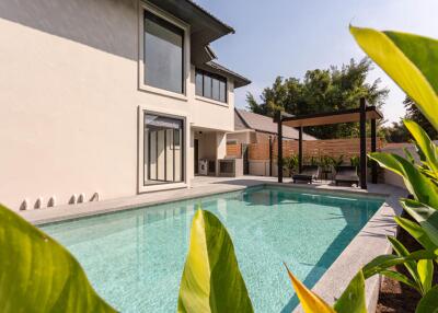 Newly Pool Villa Behind Kad Farang
